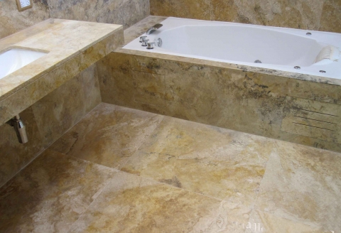 CARAMEL BATHROOM TRAVERTINE