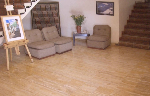 GOLDEN VEIN INDOOR FLOORING TRAVERTINE