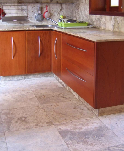 GREY KITCHEN TRAVERTINE