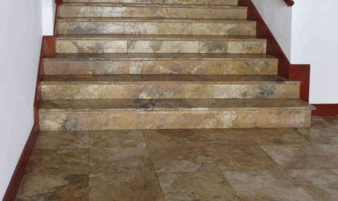 GOLDEN SIENNA STAIRS TRAVERTINE