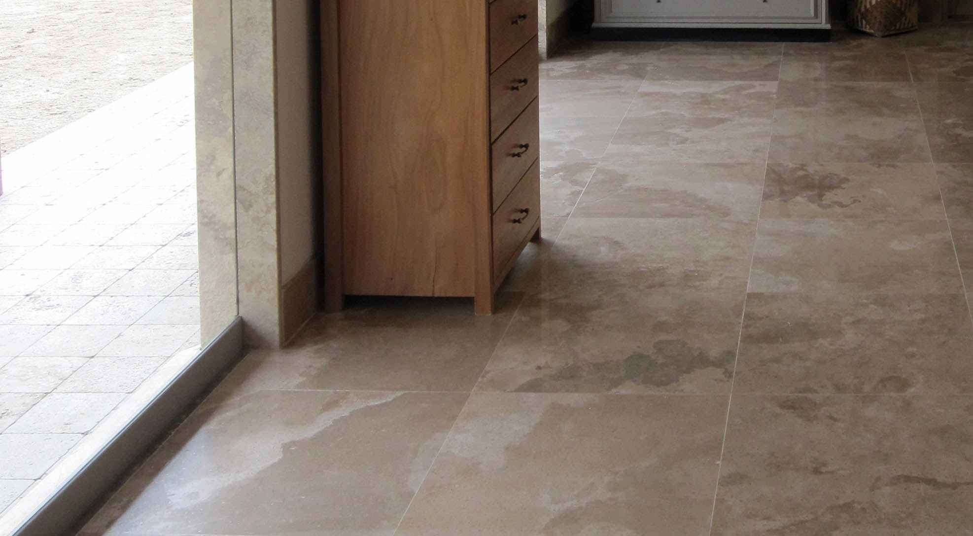 WALNUT INDOOR FLOORING TRAVERTINE