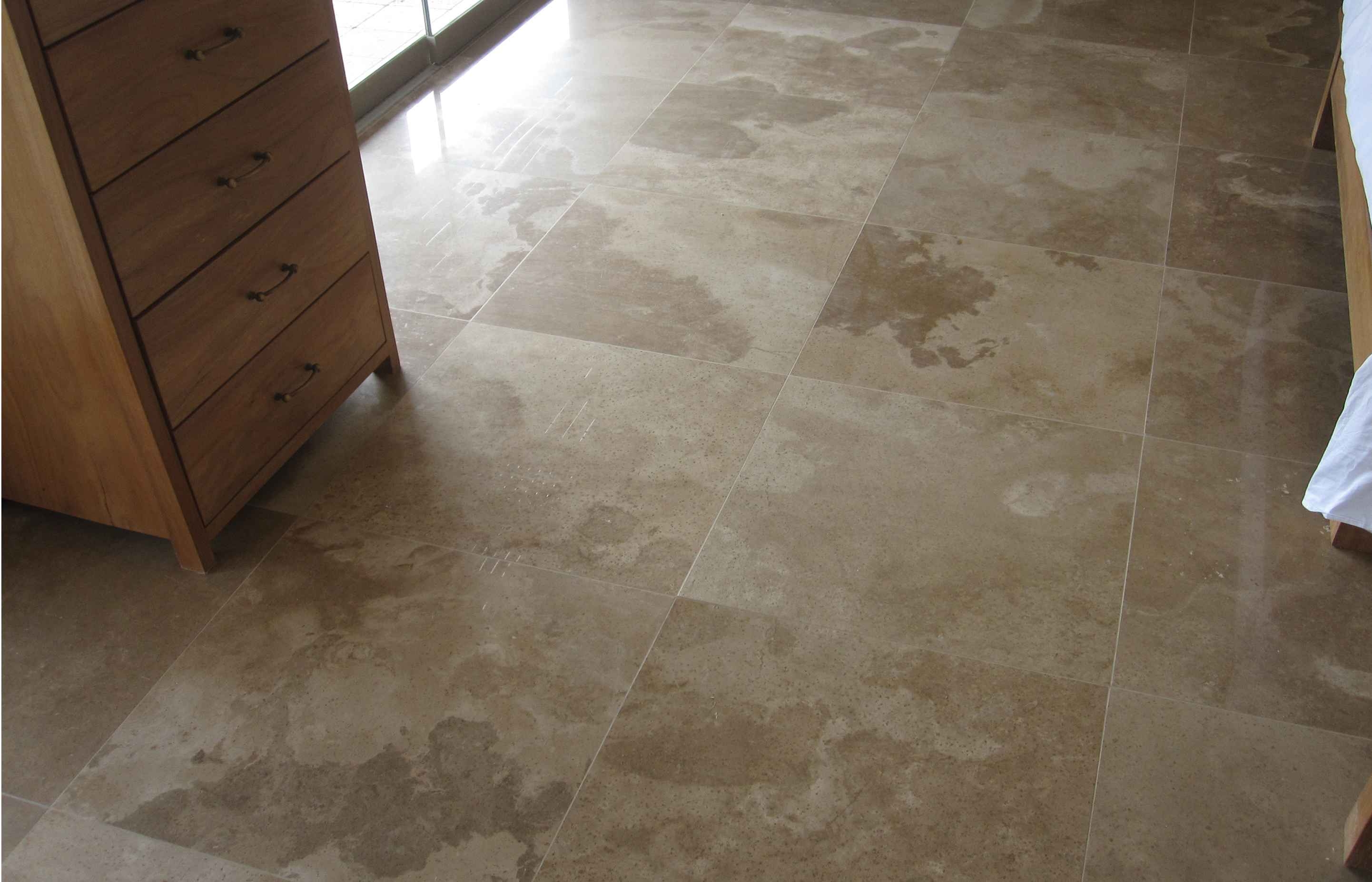 WALNUT INDOOR FLOORING TRAVERTINE