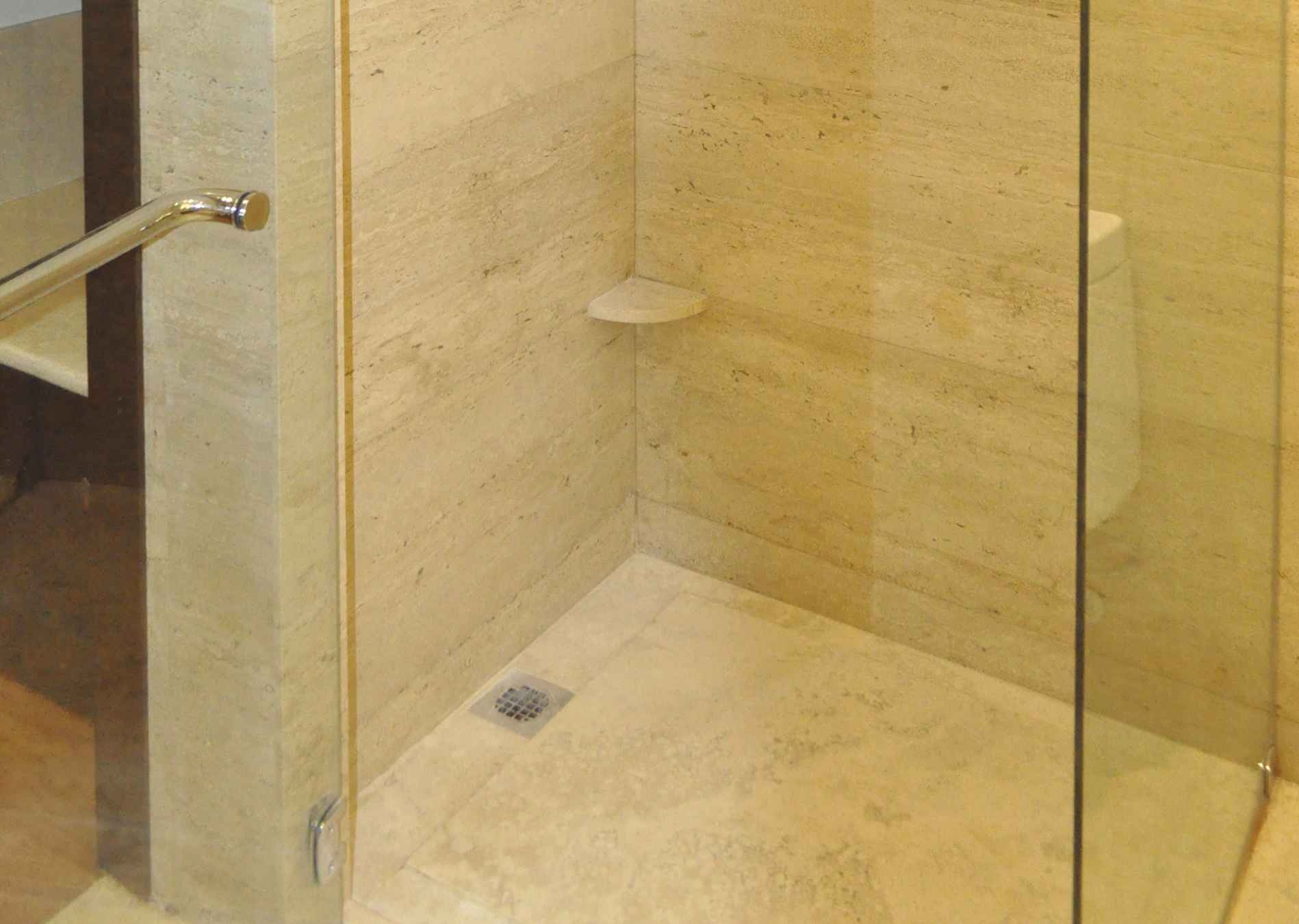 CLASSICO VEIN TRAVERTINE BATHROOM