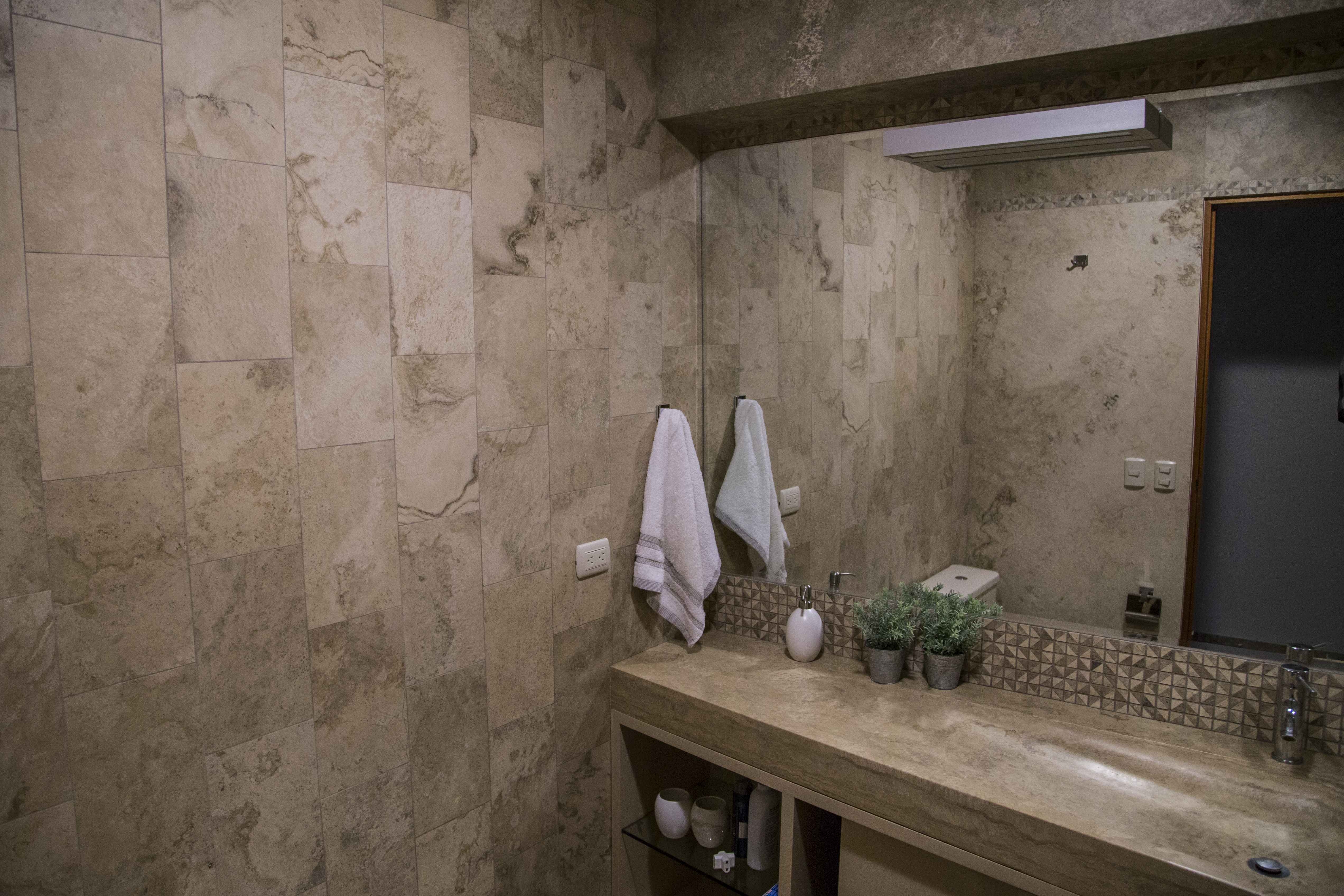 STORM BATHROOM TRAVERTINE