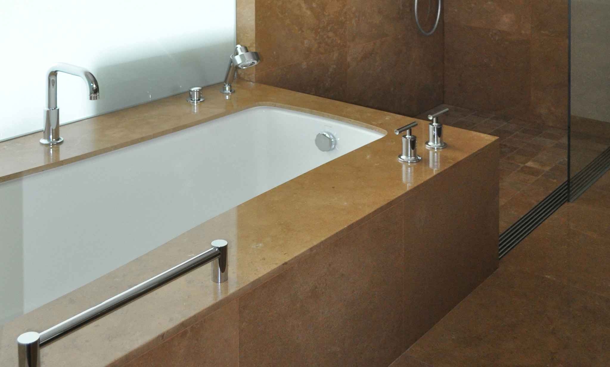 NOCE BATHROOM TRAVERTINE