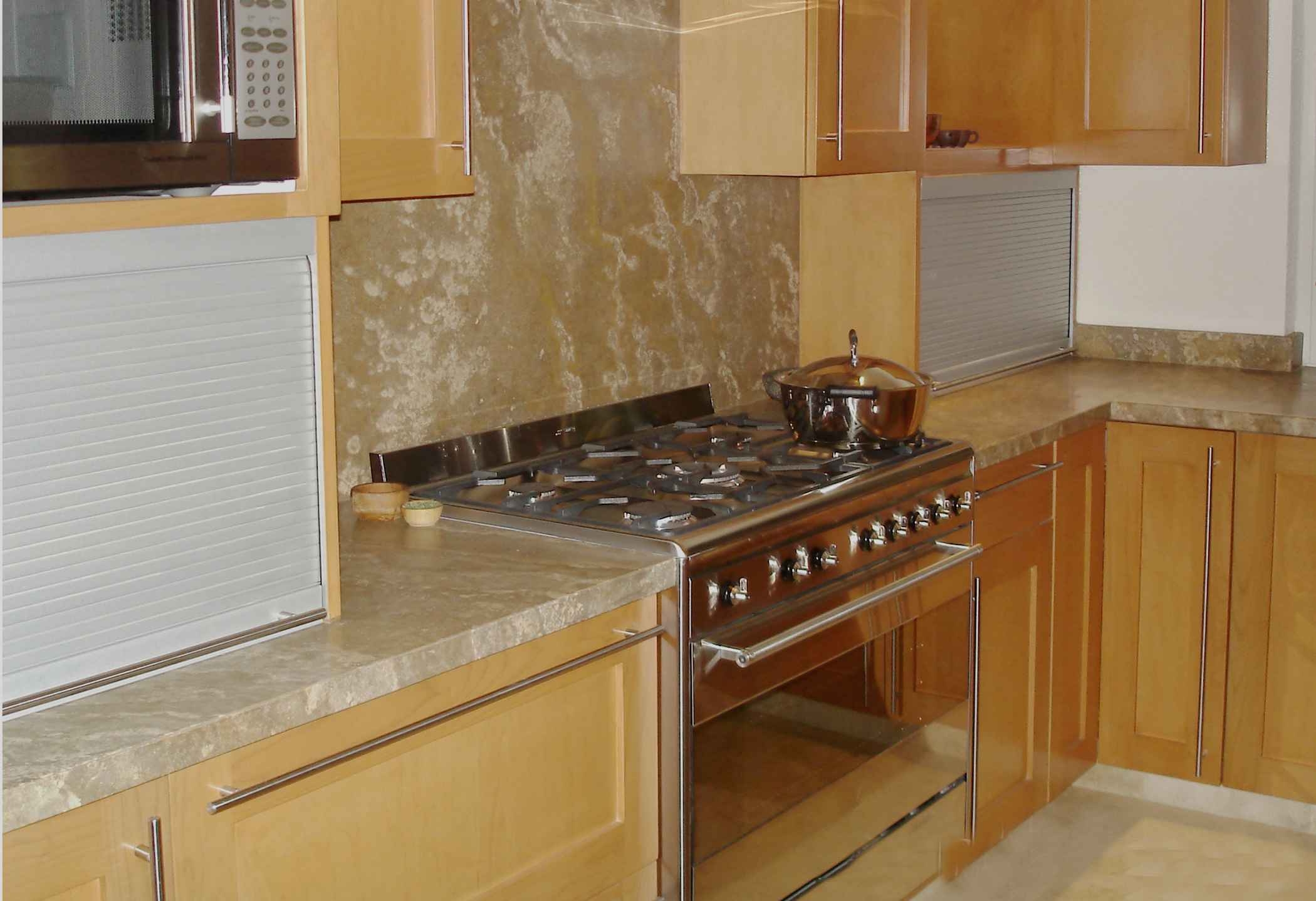 SIENNA KITCHEN TRAVERTINE