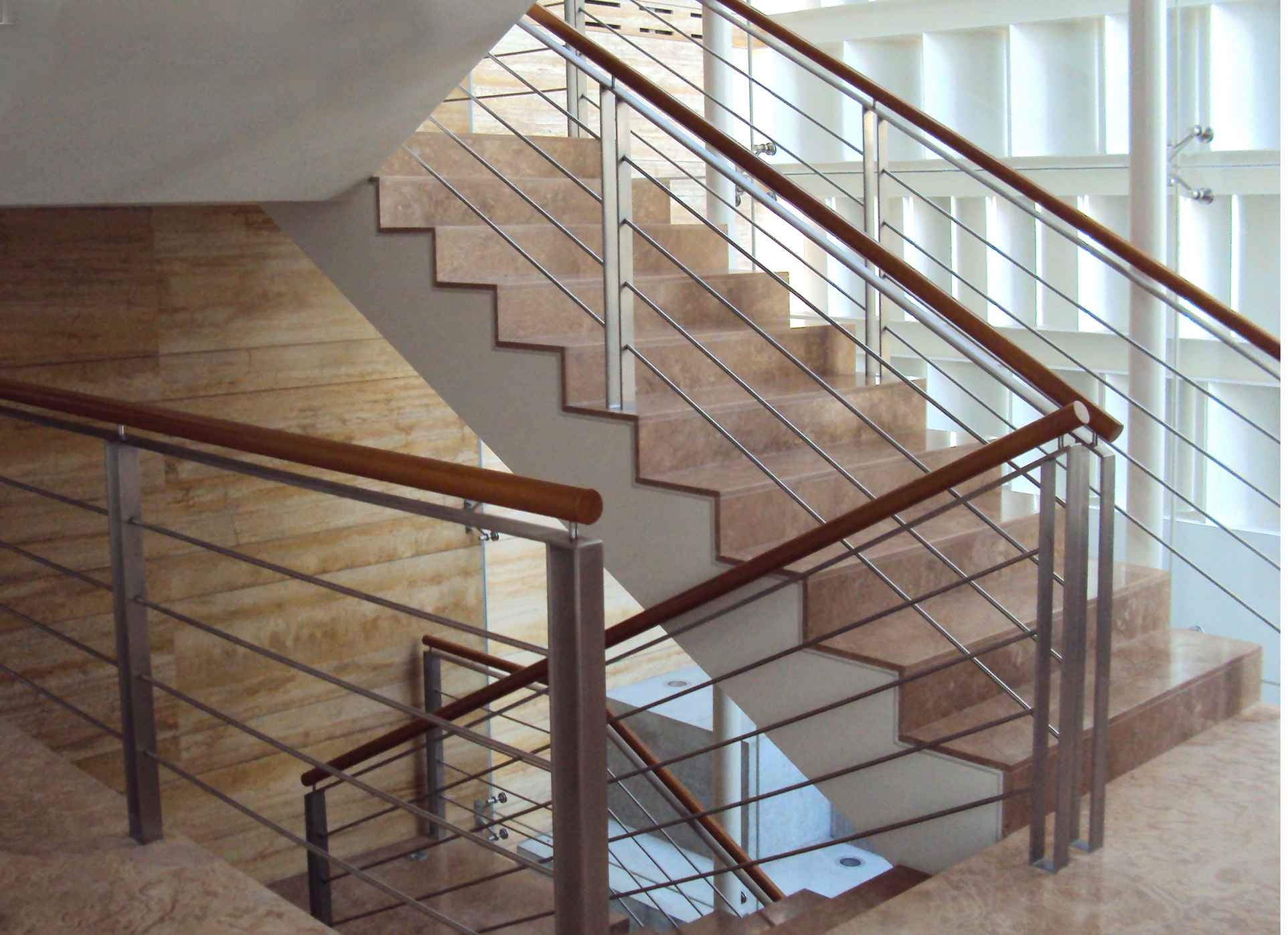 NOCE STAIRS TRAVERTINE