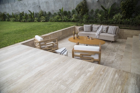 WALNUT VEIN FLOORING OUTDOOR TRAVERTINE